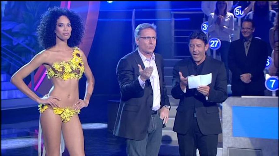 Ciao Darwin 7: sfida tra Carne contro Spirito nello show di Paolo Bonolis Ciao Darwin 7: sfida tra Carne contro Spirito nello show di Paolo Bonolis