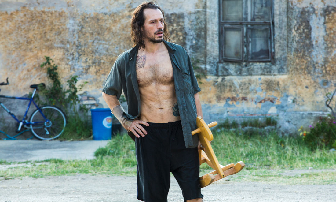 Veloce come il vento, Stefano Accorsi pilota decadente: 5 cose da sapere Veloce come il vento, Stefano Accorsi pilota decadente: 5 cose da sapere