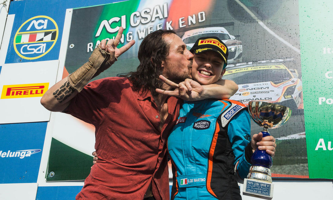 Veloce come il vento, Stefano Accorsi pilota decadente: 5 cose da sapere Veloce come il vento, Stefano Accorsi pilota decadente: 5 cose da sapere