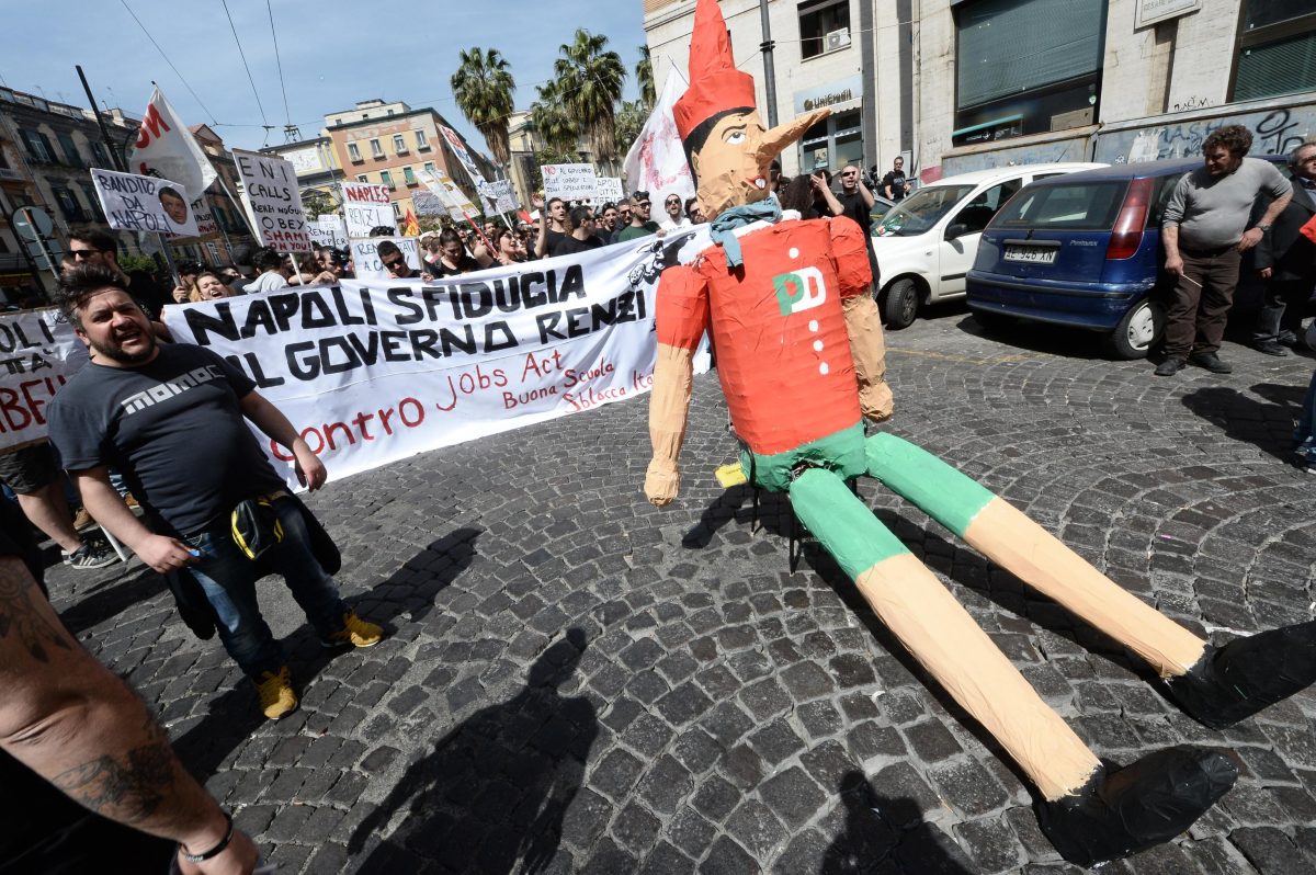 Napoli: corteo di protesta contro Renzi