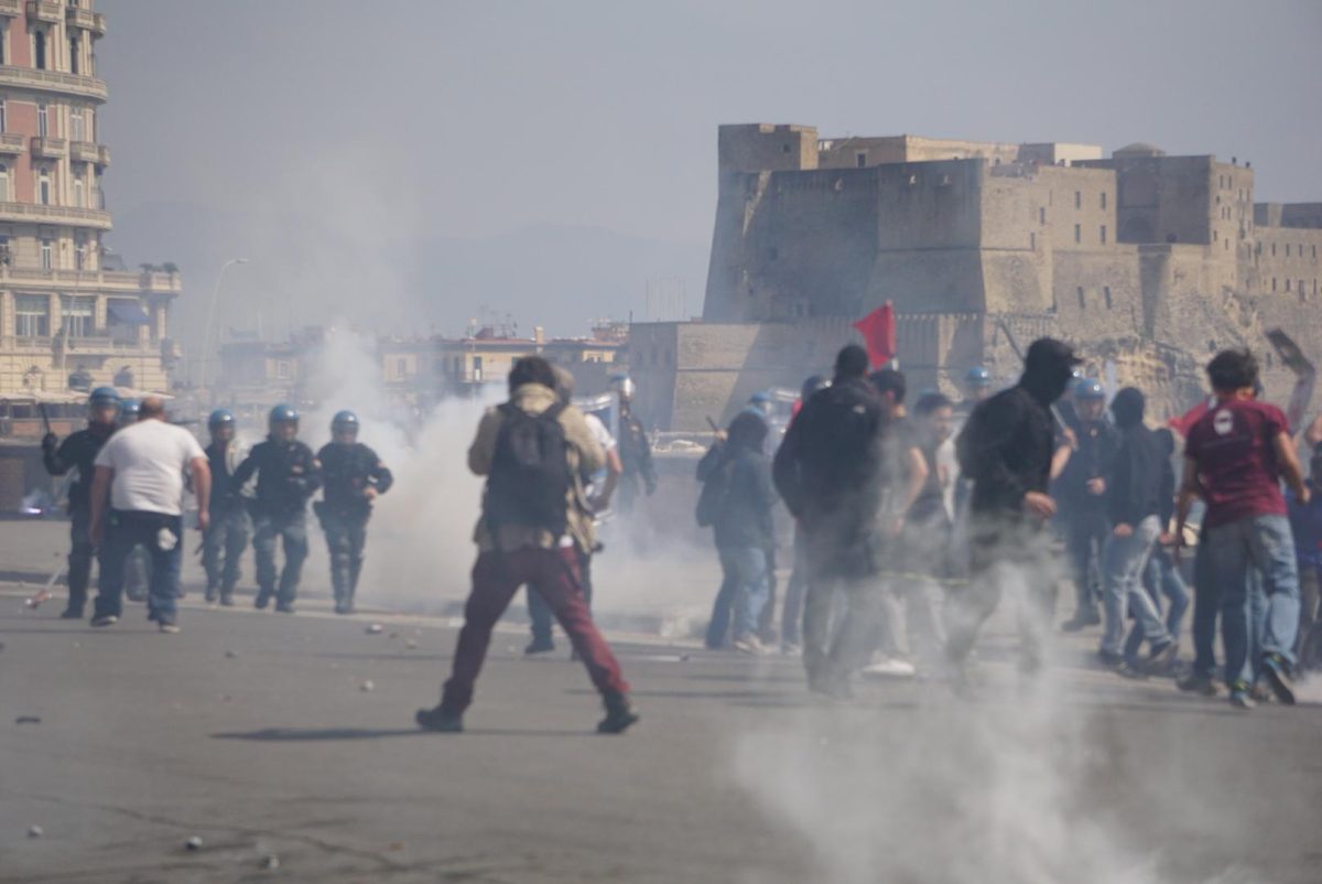 Galleria foto 'Napoli: corteo di protesta contro Renzi' - foto 2