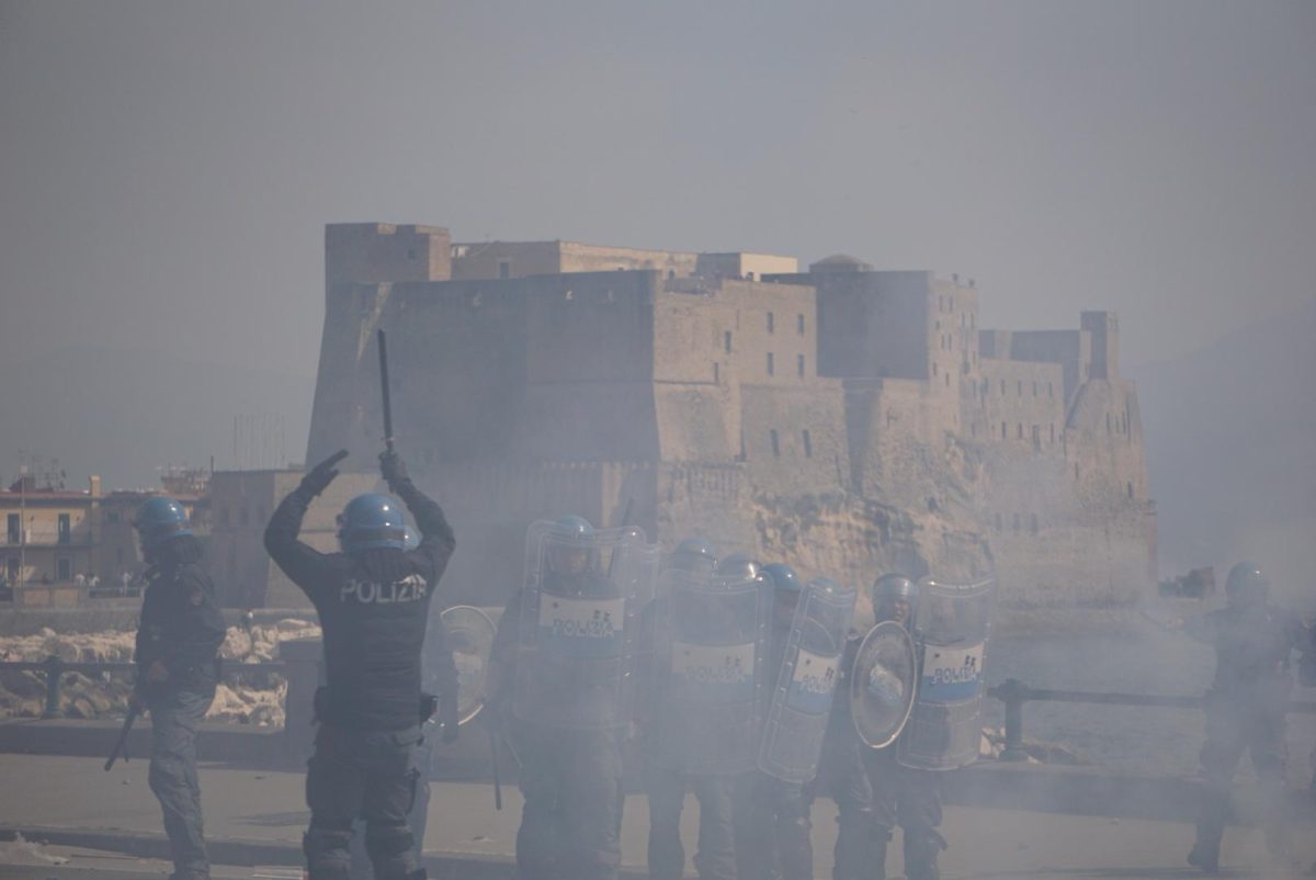 Galleria foto 'Napoli: corteo di protesta contro Renzi' - foto 14