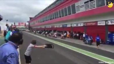 MotoGp, Alvaro Bautista investe il meccanico