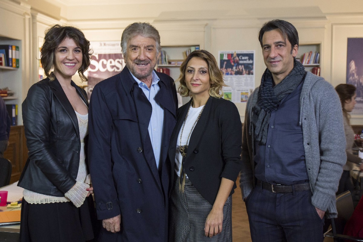 Una pallottola nel cuore 2: tornano i “casi irrisolti” di Gigi Proietti Una pallottola nel cuore 2: tornano i “casi irrisolti” di Gigi Proietti