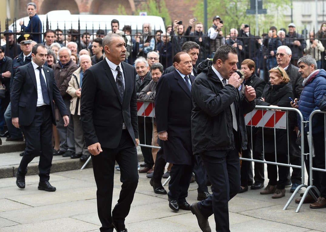 Funerali Cesare Maldini: le foto del saluto del Milan e di tutto il calcio