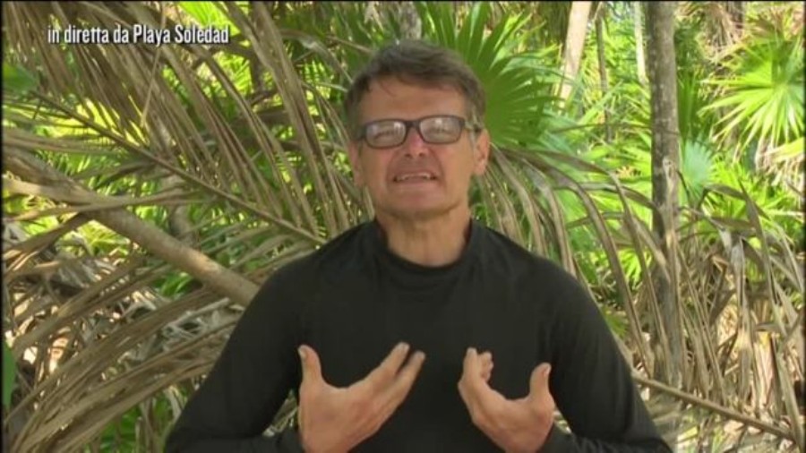 Isola dei famosi 11: Jonás batte Simona Ventura, spavento per la Henger Isola dei famosi 11: Jonás batte Simona Ventura, spavento per la Henger