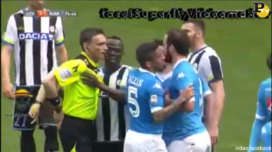 Udinese-Napoli: Higuain perde la testa e Badu lo difende