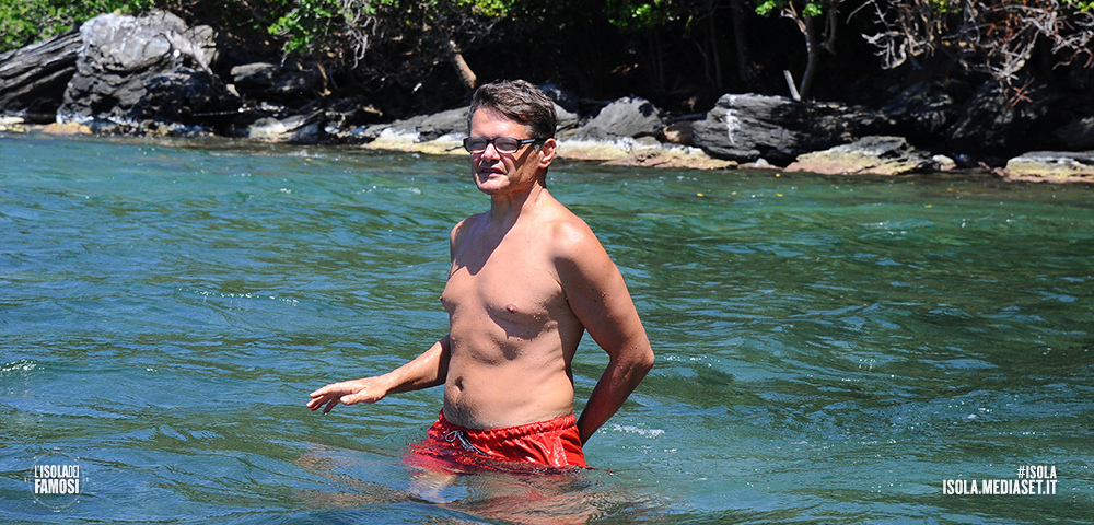 Isola dei famosi 11: tensioni tra la Ventura e la Reato, Galella all’attacco Isola dei famosi 11: tensioni tra la Ventura e la Reato, Galella all’attacco