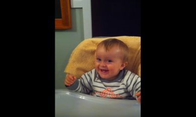 Le irresistibili risate di un bimbo