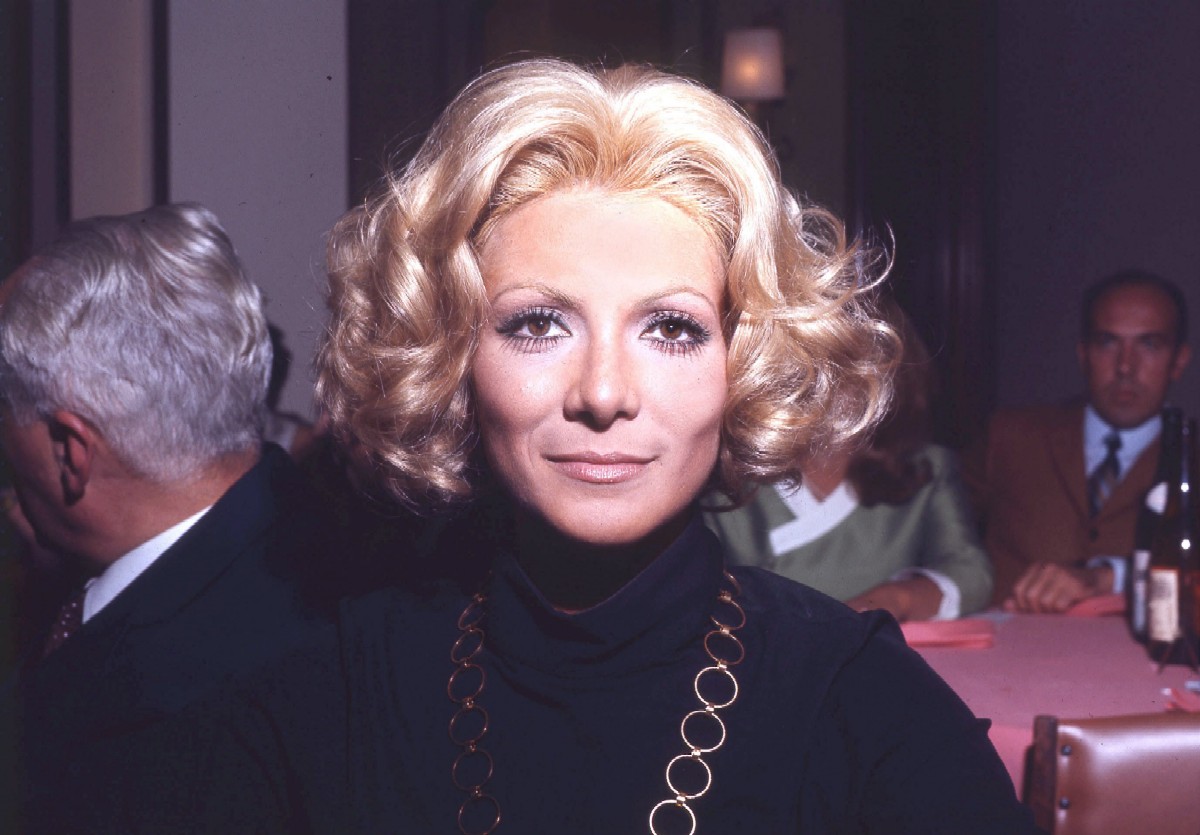 Rai: addio alle annunciatrici, le “signorine buonasera” vanno in pensione