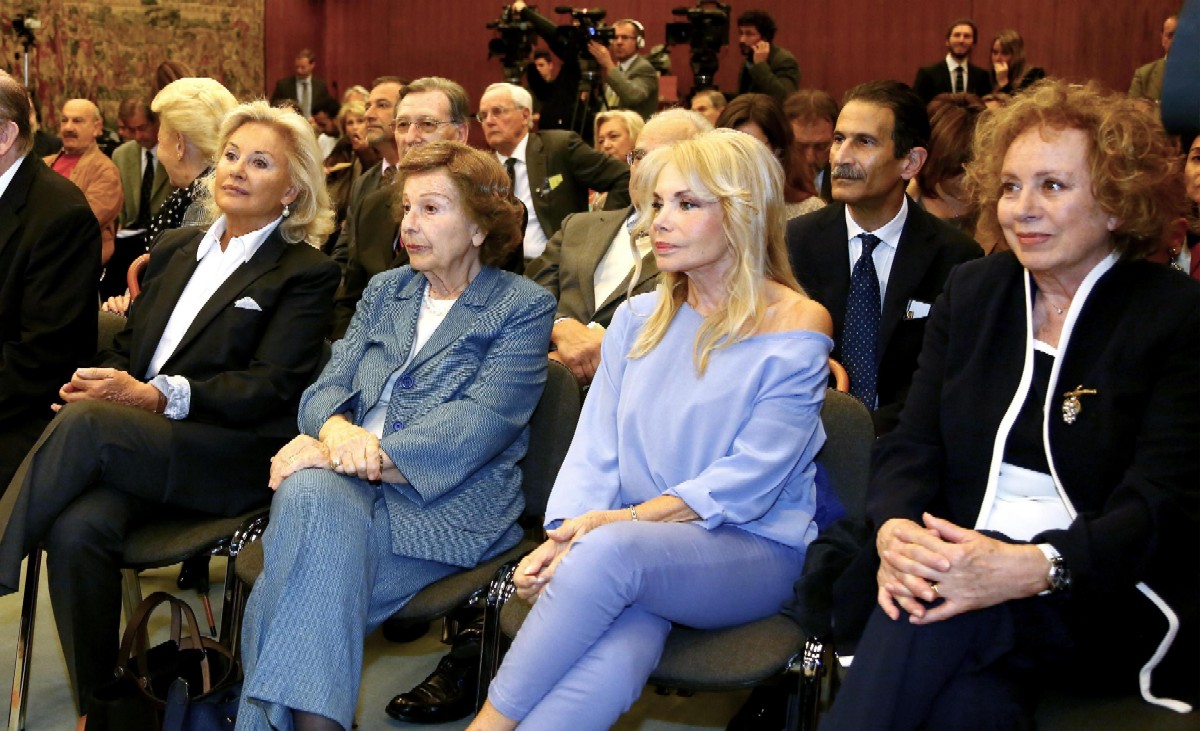 Rai: addio alle annunciatrici, le “signorine buonasera” vanno in pensione