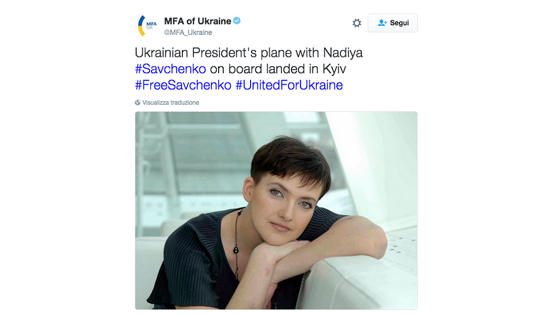 Nadia Savchenko è libera: in Ucraina accolta con gli onori militari – Foto