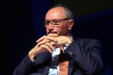 Unicredit: Ghizzoni si dimette. Inizia una nuova era