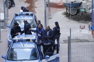 Napoli: la criminalità dei bambini si combatte con la scuola