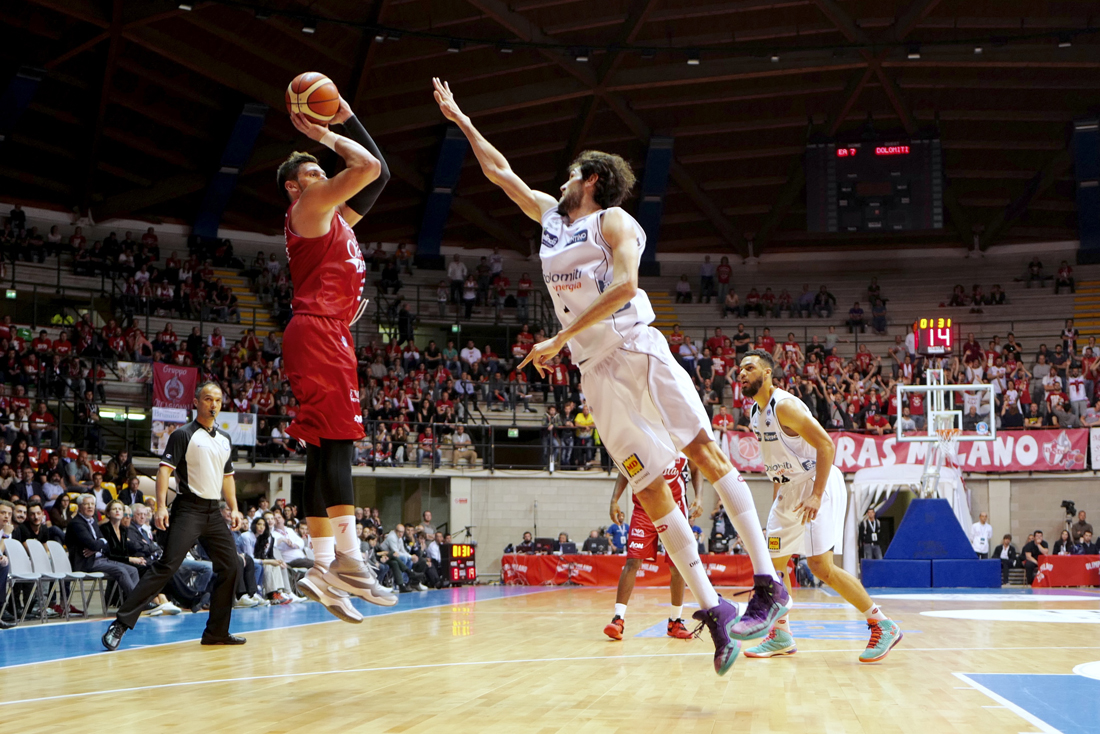 Basket, al via le semifinali playoff: Reggio Emilia-Avellino e Milano-Venezia Basket, al via le semifinali playoff: Reggio Emilia-Avellino e Milano-Venezia