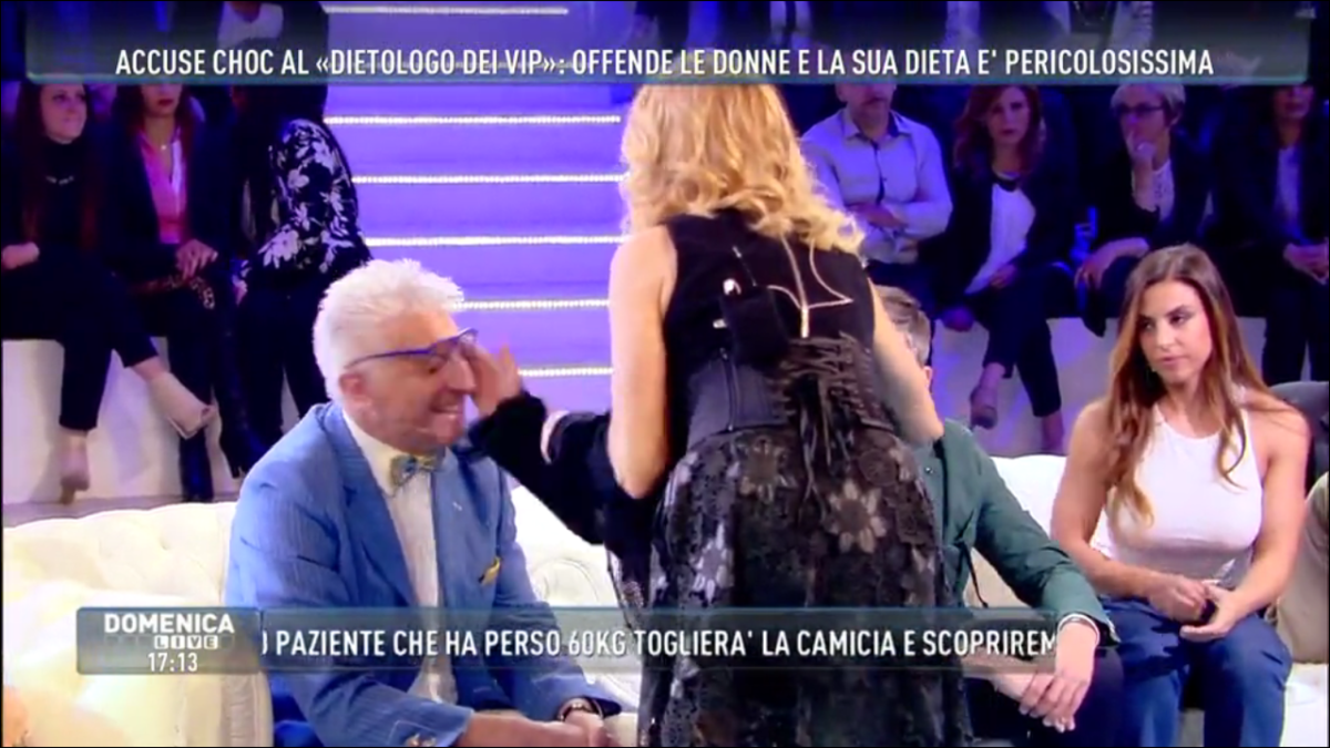 Galleria foto 'Domenica Live: lite in diretta, schiaffeggiato il dietologo Lemme' - foto 4