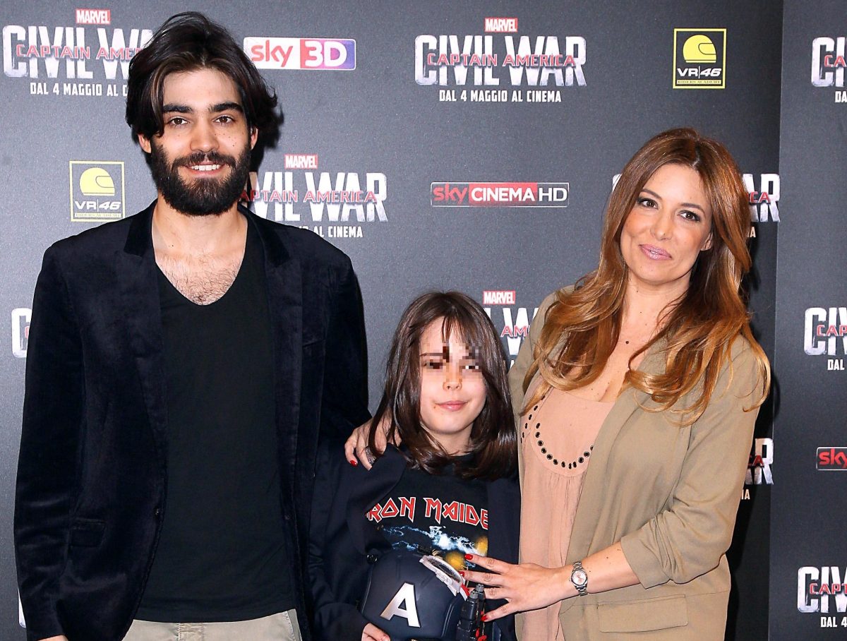 Galleria foto 'Martina Stella e Cristel Carrisi spose, Lucarelli e Barale single' - foto 4