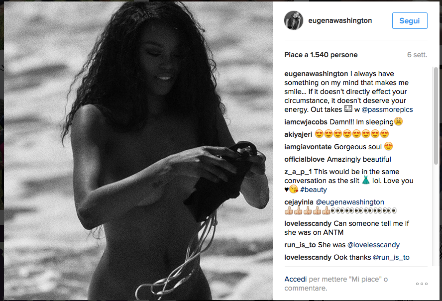 Playboy, la playmate dell’anno è vestita