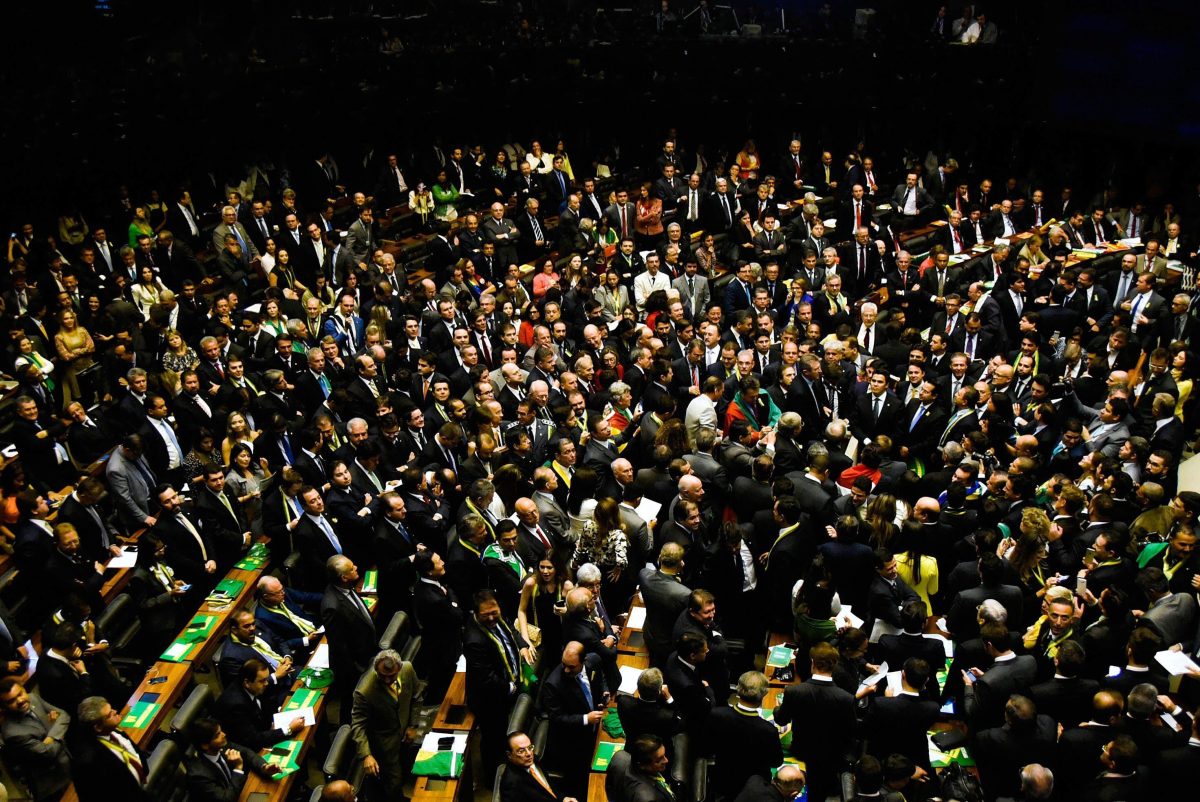 Dilma Rousseff chiama i suoi alla resistenza Dilma Rousseff chiama i suoi alla resistenza