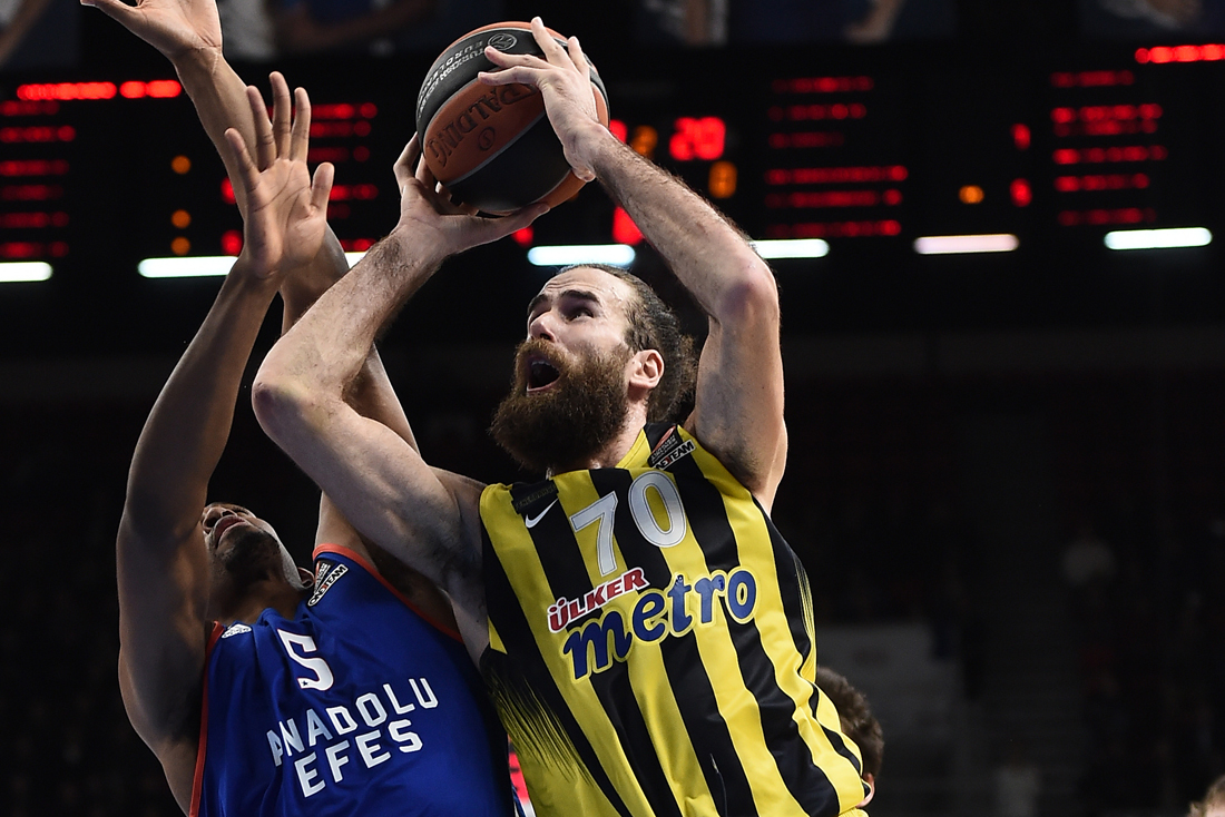 Eurolega: Datome e il Fenerbahce per una storica vittoria Eurolega: Datome e il Fenerbahce per una storica vittoria