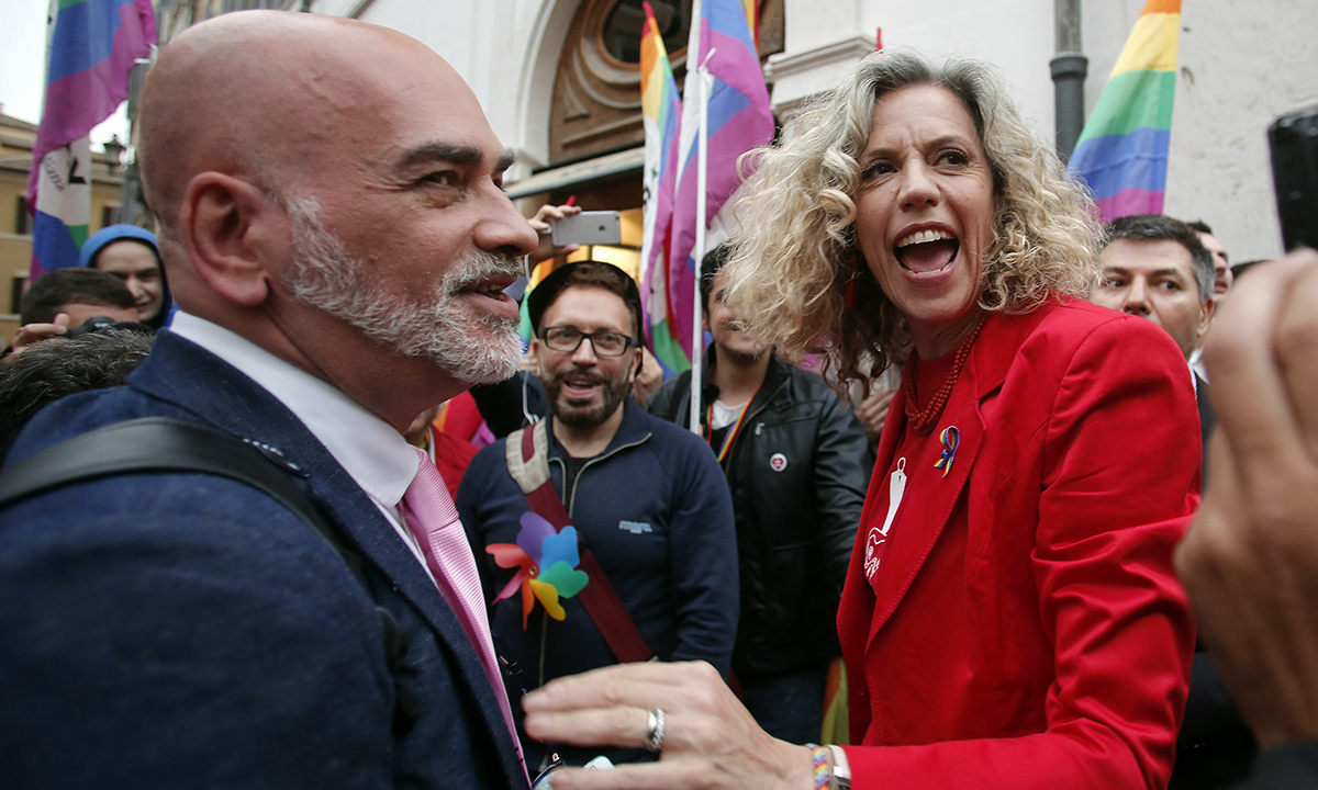 Unioni civili, le foto dei festeggiamenti Unioni civili, le foto dei festeggiamenti