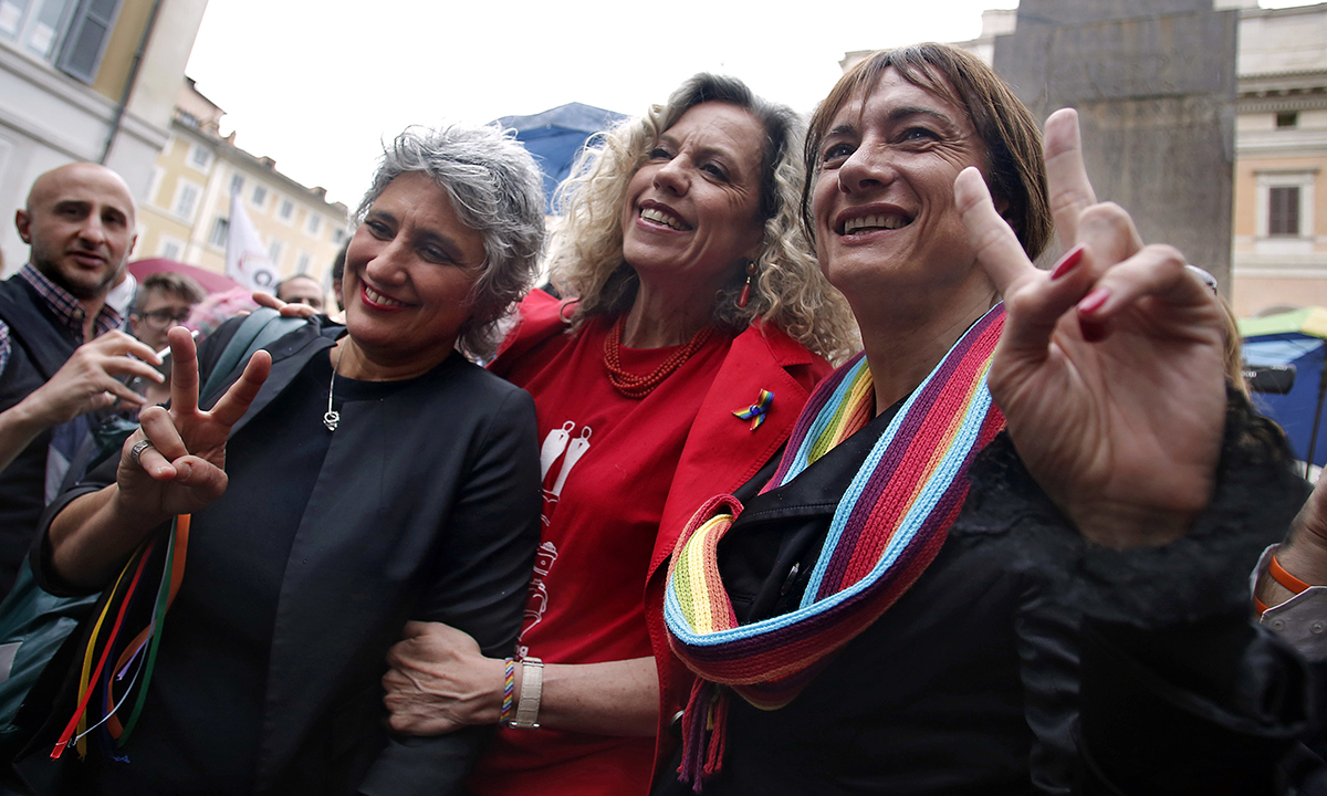 Unioni civili, le foto dei festeggiamenti Unioni civili, le foto dei festeggiamenti