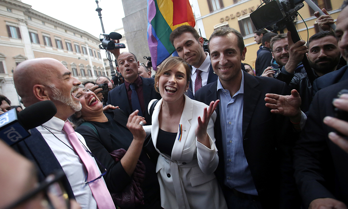 Unioni civili, le foto dei festeggiamenti Unioni civili, le foto dei festeggiamenti