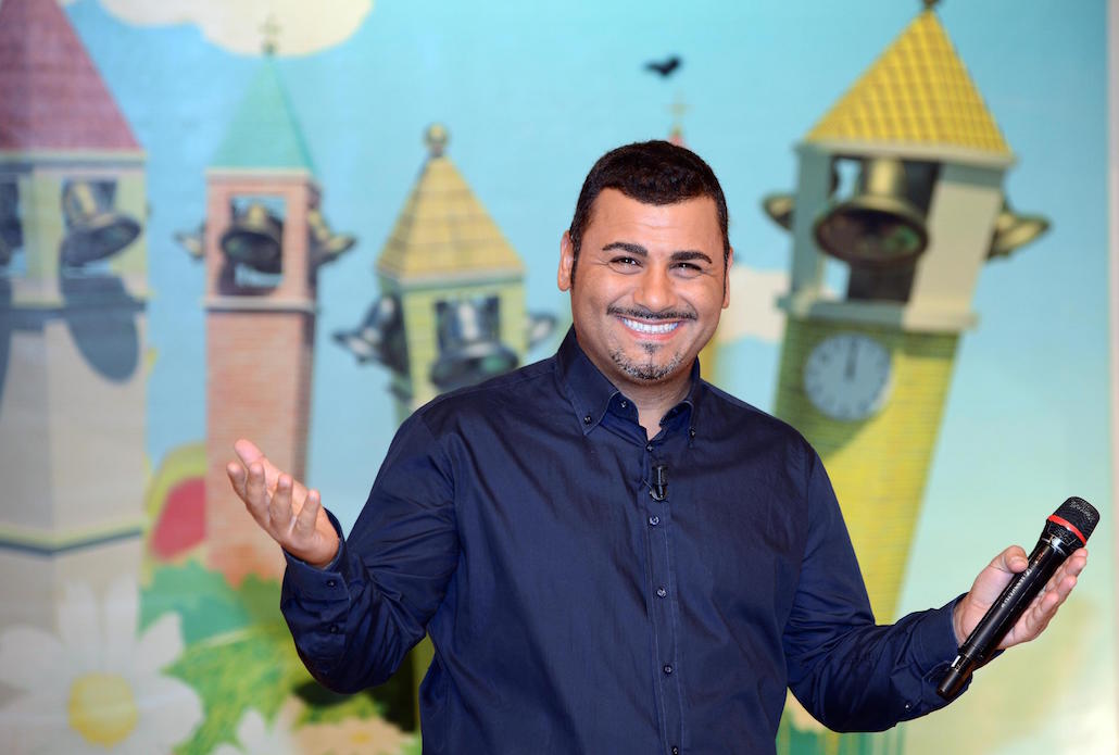 Gaffe di Amadeus: dopo la parolaccia in diretta, arriva il Tapiro di Striscia