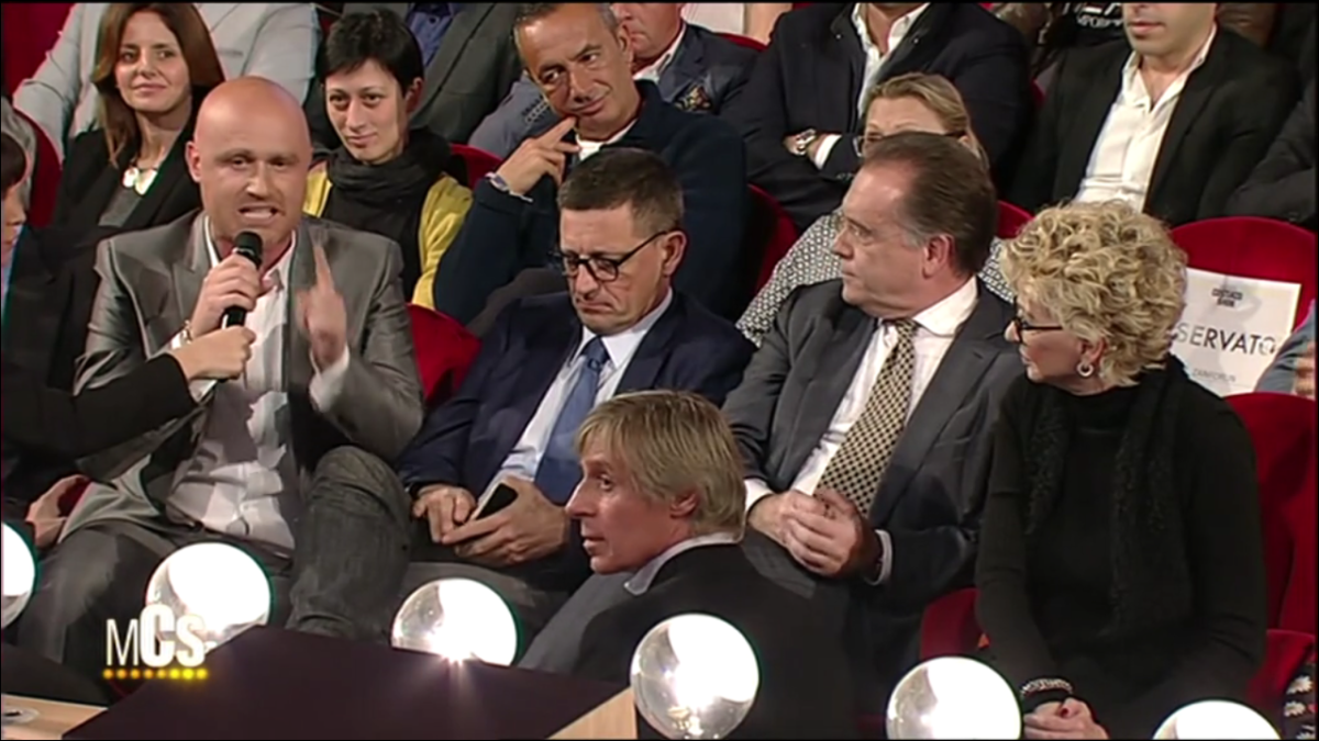 Maurizio Costanzo Show: lite con Corona, Cecchi Paone se ne va