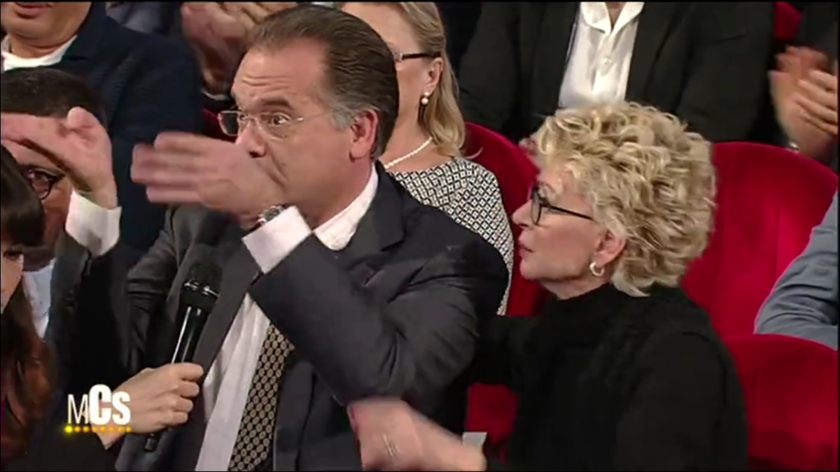 Maurizio Costanzo Show: lite con Corona, Cecchi Paone se ne va