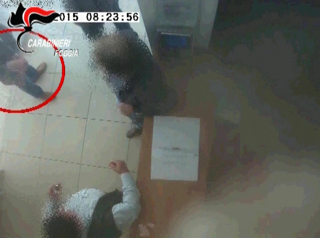 Foggia, assenteisti in Comune, 13 arrestati – FOTO e VIDEO Foggia, assenteisti in Comune, 13 arrestati – FOTO e VIDEO