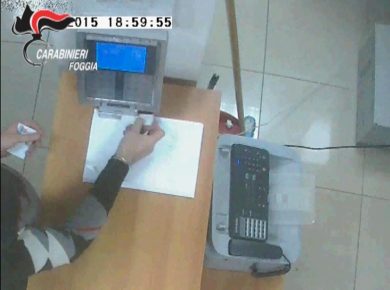 Foggia, assenteisti in Comune, 13 arrestati – FOTO e VIDEO