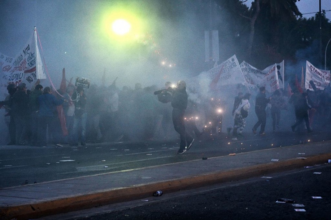 In Grecia è ancora austerity e proteste – FOTO In Grecia è ancora austerity e proteste – FOTO