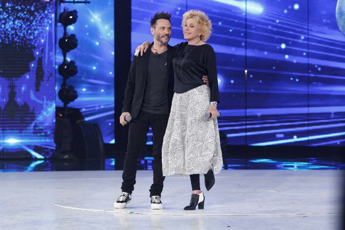 Amici 15: corsa a sette per la vittoria, De Gregori e la Vanoni ospiti Amici 15: corsa a sette per la vittoria, De Gregori e la Vanoni ospiti