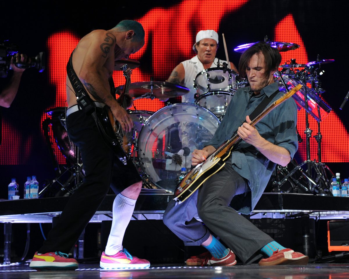 Red Hot Chili Peppers, il ritorno con Dark Necessites – La recensione del singolo Red Hot Chili Peppers, il ritorno con Dark Necessites – La recensione del singolo