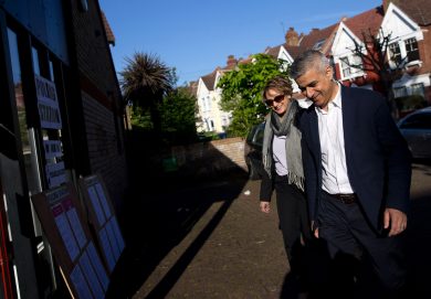 Chi è Sadiq Khan, il primo sindaco musulmano di Londra