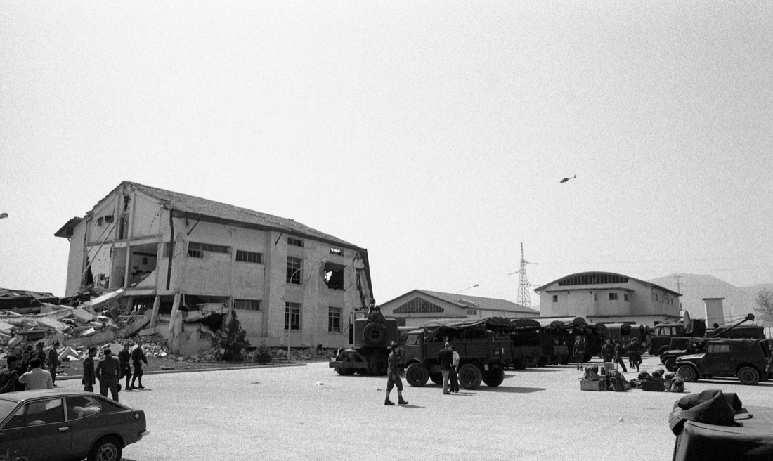 Terremoto del Friuli 1976, la “Julia” e gli angeli in grigioverde Terremoto del Friuli 1976, la “Julia” e gli angeli in grigioverde