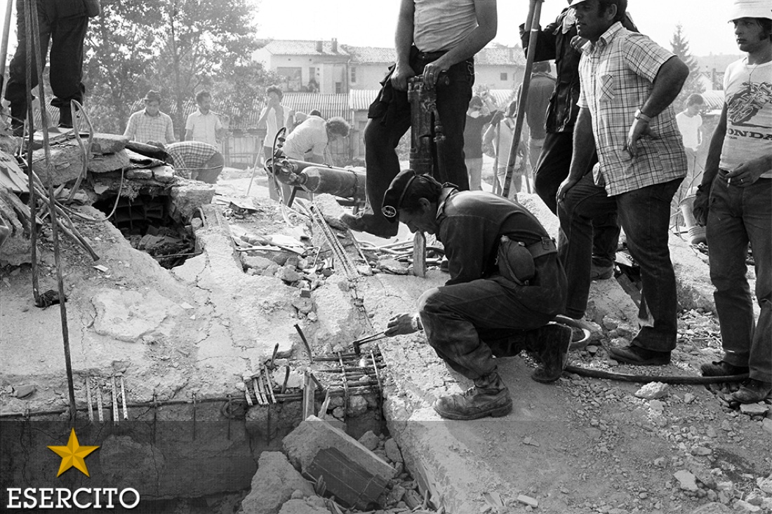 Terremoto del Friuli 1976, la “Julia” e gli angeli in grigioverde Terremoto del Friuli 1976, la “Julia” e gli angeli in grigioverde