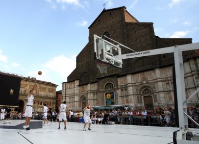Basket: Virtus Bologna retrocessa in A2, c’era una volta “Basket City”