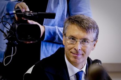 Cantone: “Mi attaccano, come attaccarono Falcone”