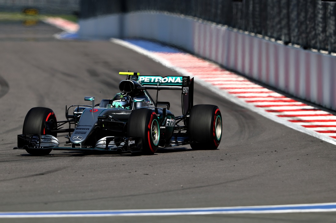 La Mercedes domina con Rosberg e… alla F1 servono nuove regole anti-noia La Mercedes domina con Rosberg e… alla F1 servono nuove regole anti-noia