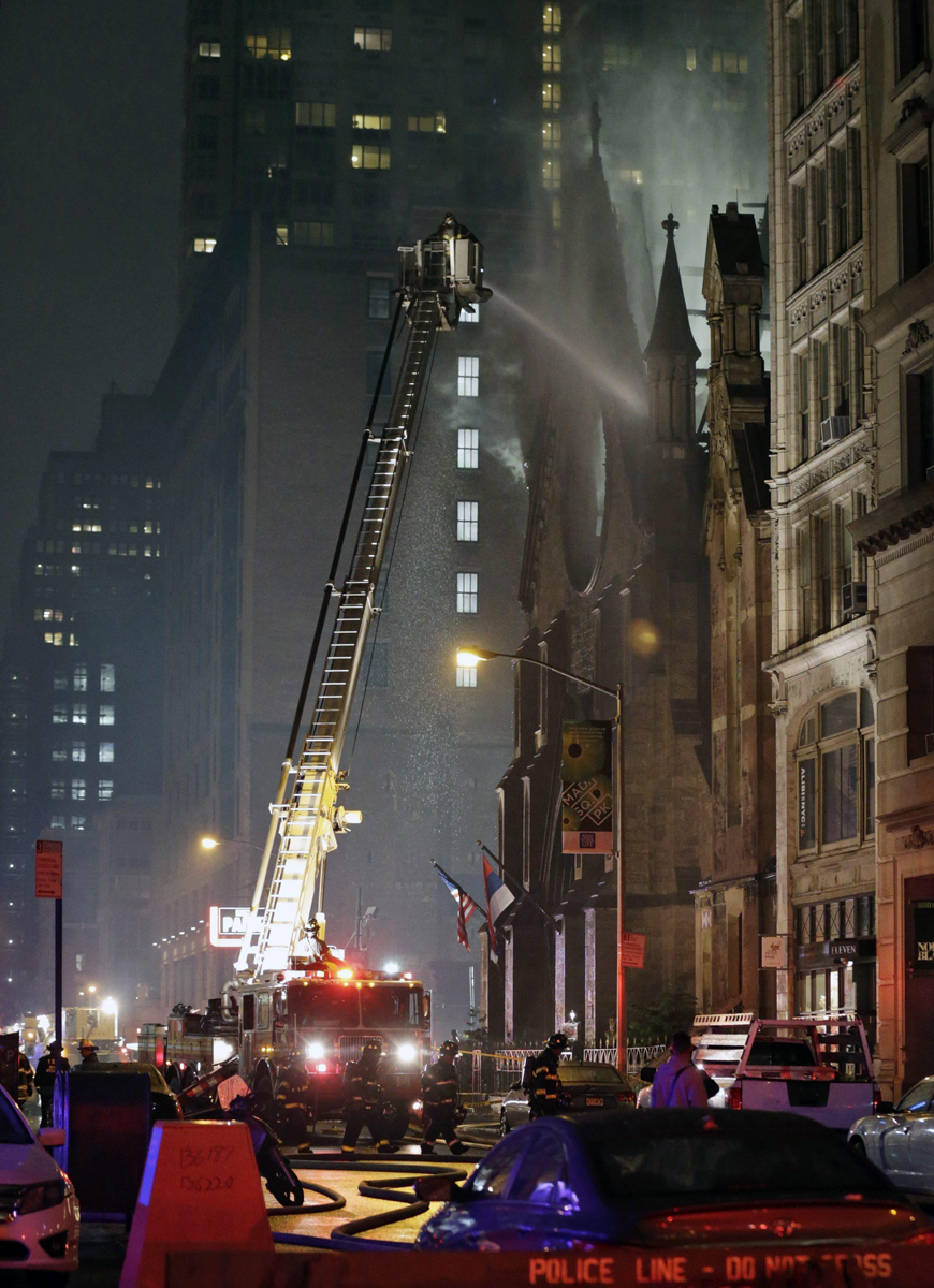 New York, l’incendio della cattedrale di San Sava – Foto e Video New York, l’incendio della cattedrale di San Sava – Foto e Video