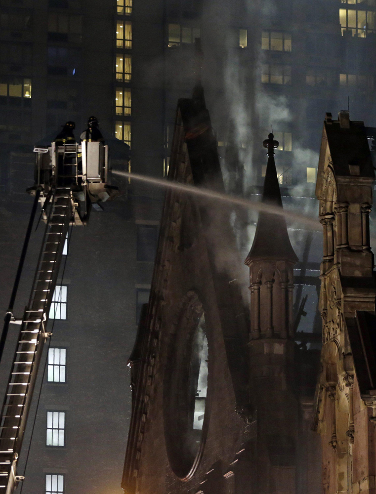New York, l’incendio della cattedrale di San Sava – Foto e Video New York, l’incendio della cattedrale di San Sava – Foto e Video