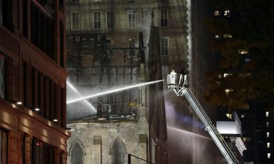 New York, l’incendio della cattedrale di San Sava – Foto e Video