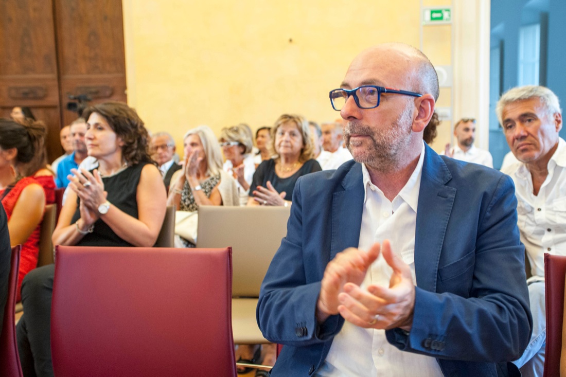 Fare banca tra etica e i valori dei “nuovi eroi”