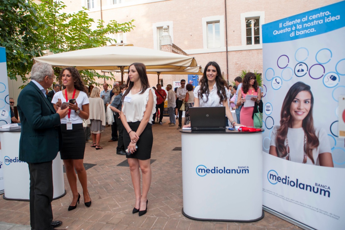 Fare banca tra etica e i valori dei “nuovi eroi”