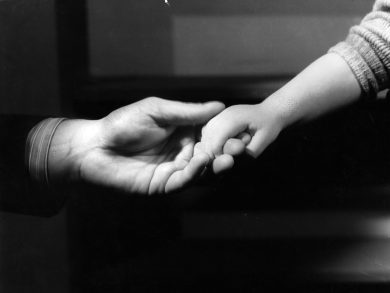 Cassazione: restituite la bambina ai genitori-nonni