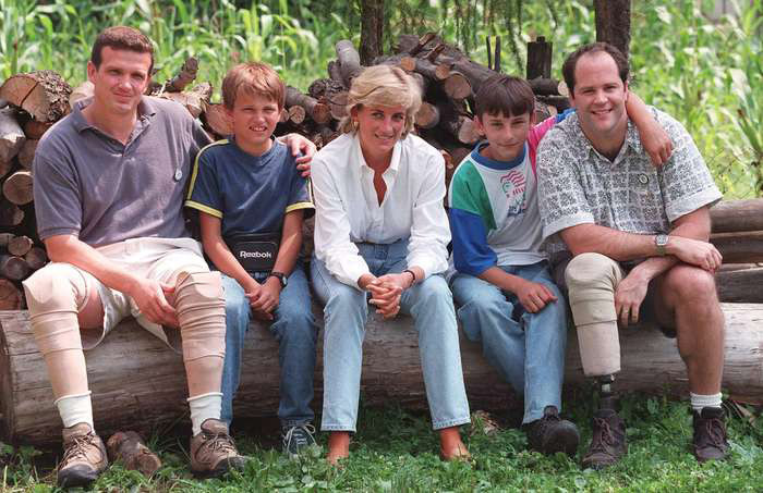 Lady Diana, un mito che compie 55 anni – FOTO