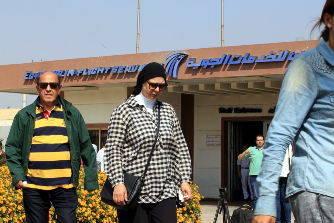 Aereo EgyptAir, confermata la presenza di fumo a bordo  – FOTO