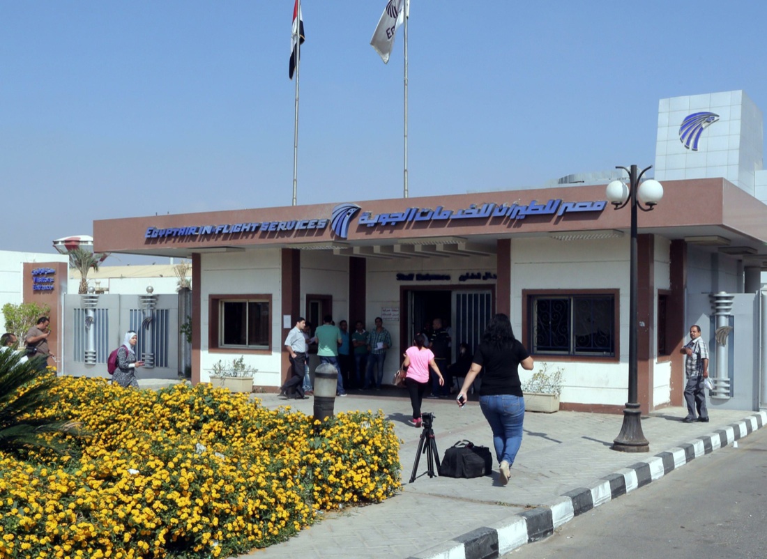 Aereo EgyptAir, confermata la presenza di fumo a bordo  – FOTO